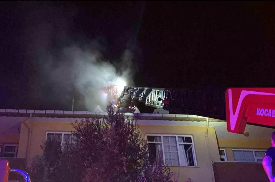 İzmit’te Güneş Enerjisi Yangını Paniğe Neden Oldu