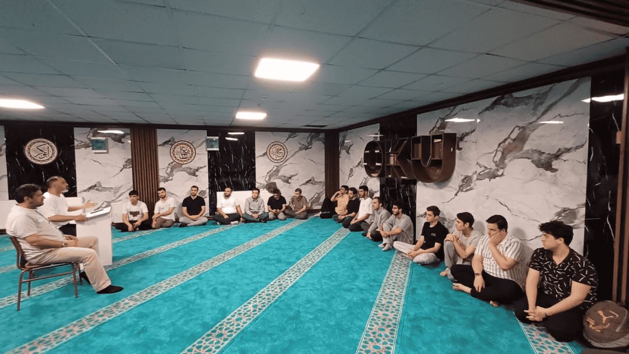 AVNİ AKYOL YURDU’NDA ”YÖN VEREN ŞAHSİYETLER” PROJESİ DÖNEM SONU PROGRAMI GERÇEKLEŞTİ