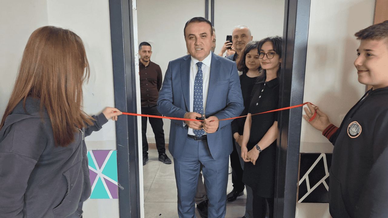 BEYKÖY İMAM HATİP ORTAOKULU’NDA GÖRSEL SANATLAR VE TEKNOLOJİ TASARIM ATÖLYESİ AÇILDI