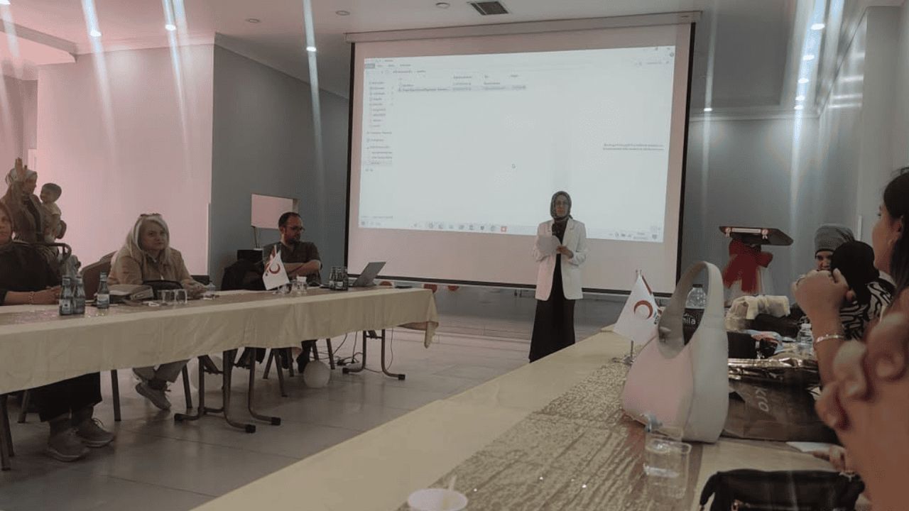 DÜZCE’DE ”DOĞAL OLAN NORMAL DOĞUM” SEMİNERİ DÜZENLENDİ