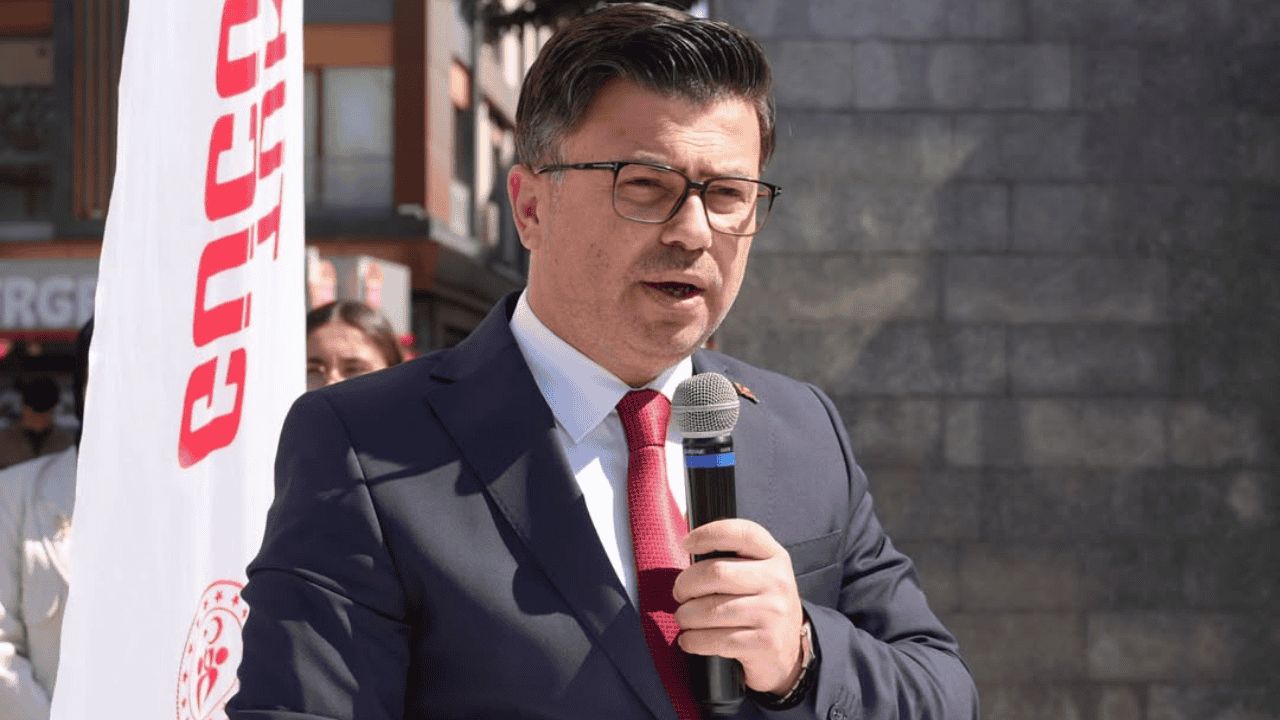 19 MAYIS KUTLAMALARI ÇELENK TÖRENİYLE BAŞLADI