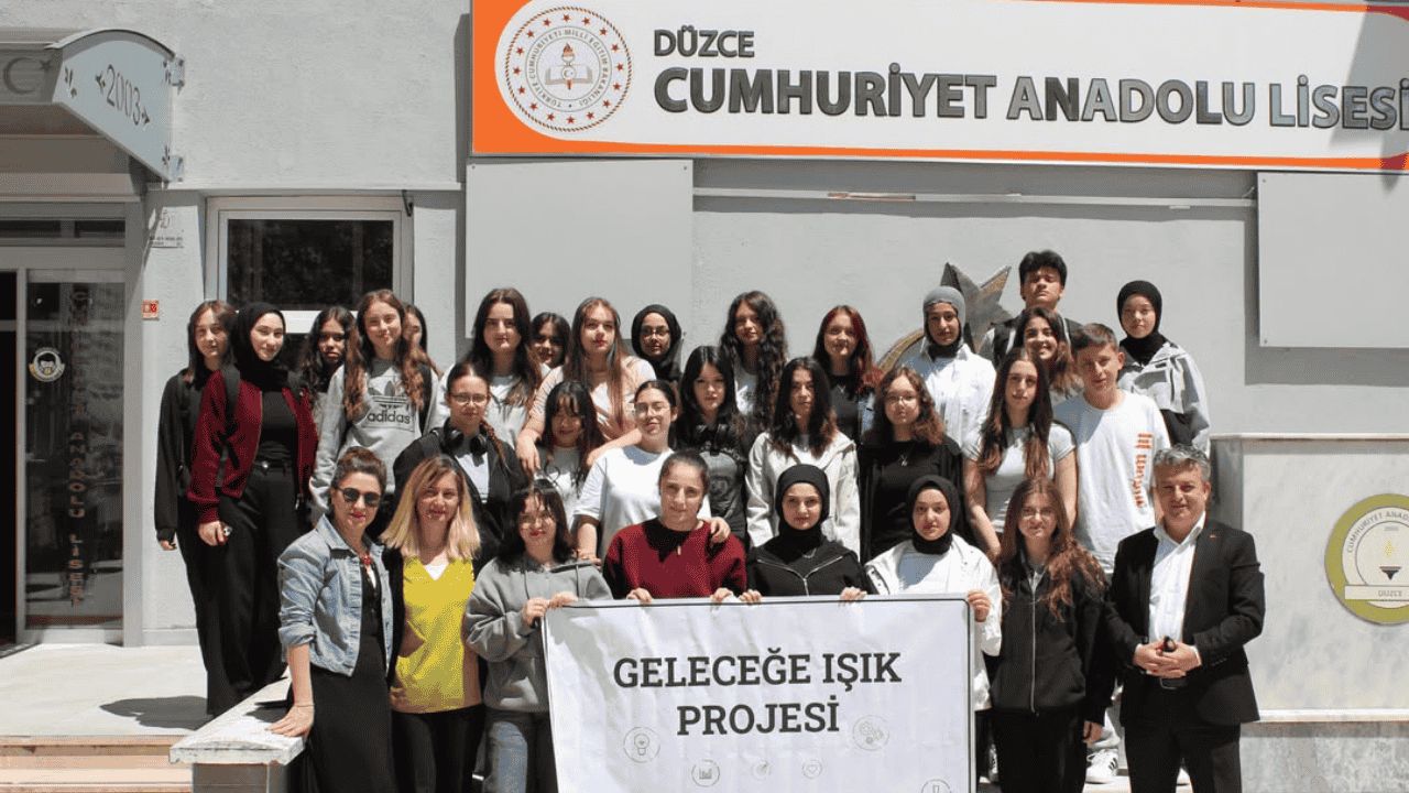 ÜNİDES KAPSAMINDA GENÇLER GELECEĞE HAZIRLANDI