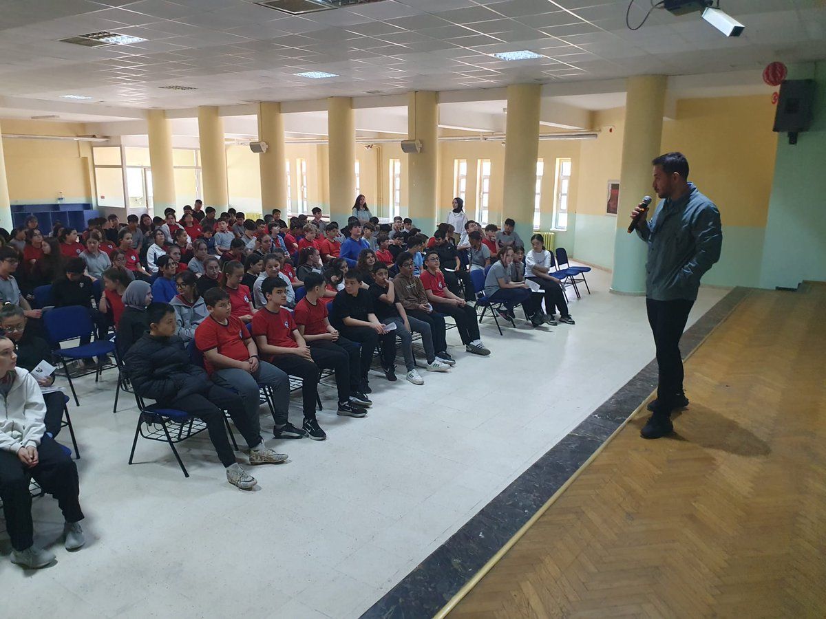 AKÇAKOCA’DA ÖĞRENCİLERE ”GÜVENLİ İNTERNET KULLANIMI” EĞİTİMİ VERİLDİ