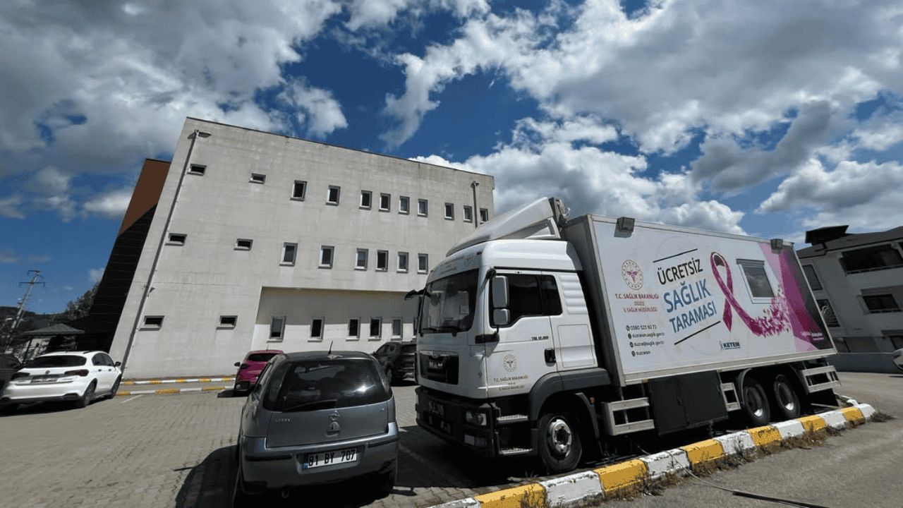 GÜMÜŞOVA’DA MOBİL KANSER TARAMA TIRI HİZMETTE