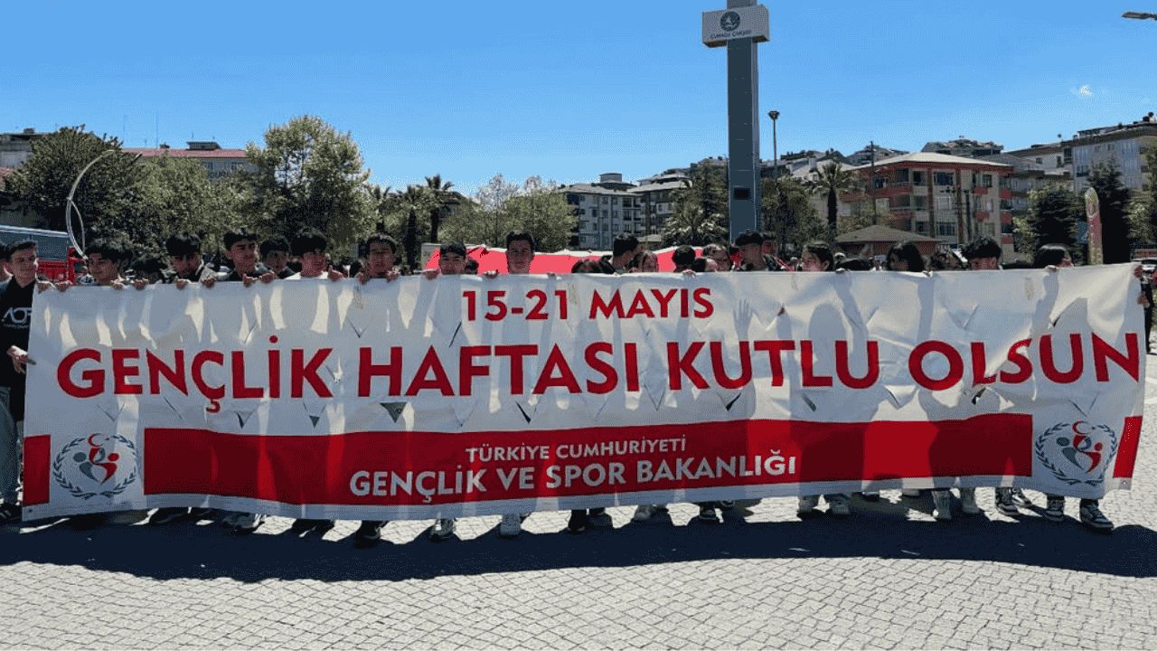 15-21 MAYIS GENÇLİK HAFTASI AKÇAKOCA’DA YÜRÜYÜŞ VE ETKİNLİKLERLE BAŞLADI