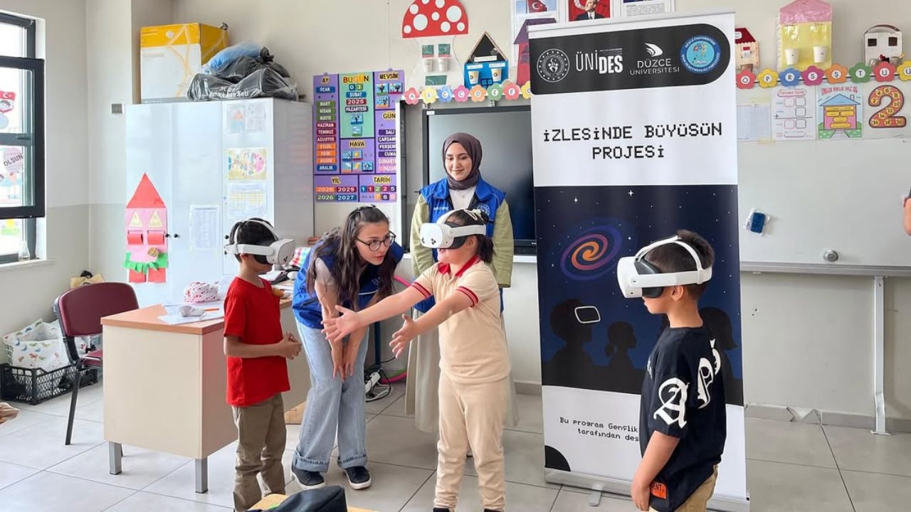 ”İZLESİN DE BÜYÜSÜN” PROJESİ MİNİK YÜREKLERE UNUTULMAZ ANLAR YAŞATTI