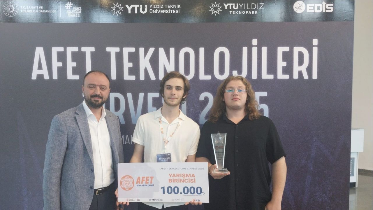 DÜZCE ÜNİVERSİTESİ ÖĞRENCİLERİNDEN AFET TEKNOLOJİLERİ ZİRVESİ’NDE BÜYÜK BAŞARI