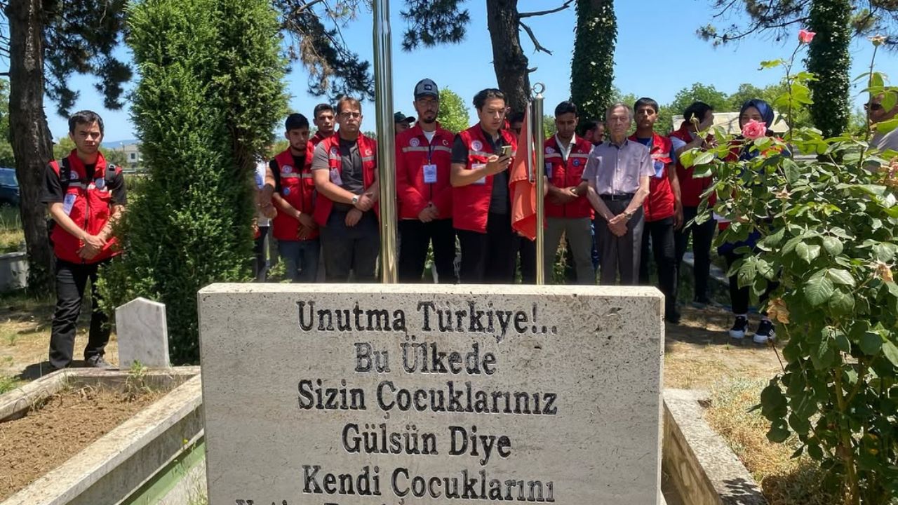 ŞEHİT UFUK BAYSAN KABRİ BAŞINDA ANILDI