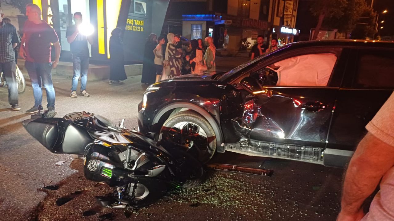 DÜZCE’DE OTOMOBİL İLE MOTOSİKLET ÇARPIŞTI; 1 KİŞİ YARALANDI