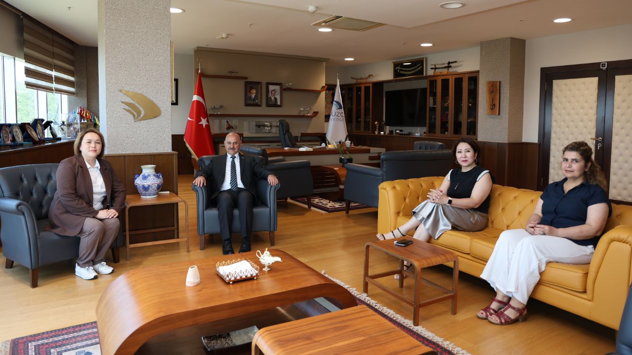 DÜZCE ÜNİVERSİTESİ, KAZAKİSTANLI ORTAKLARINI AĞIRLADI