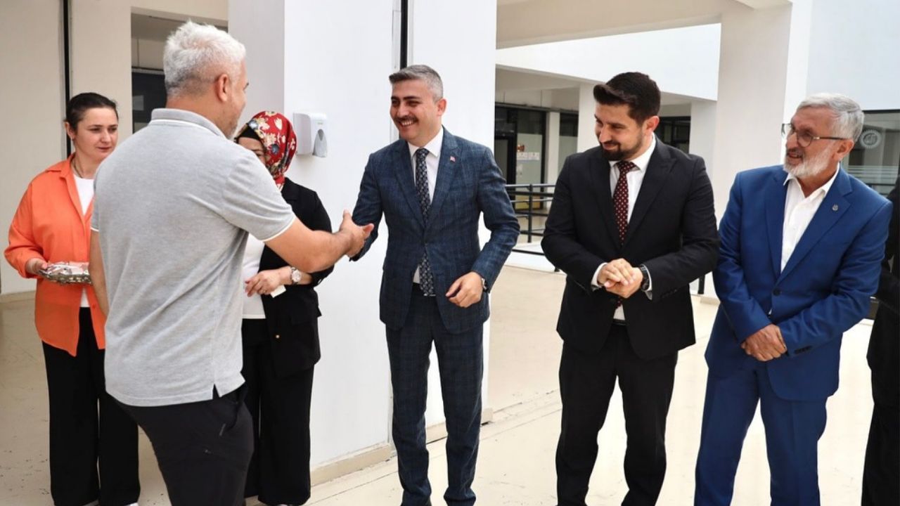 DÜZCE İL ÖZEL İDARESİ’NDE BAYRAM COŞKUSU GELENEKSEL BAYRAMLAŞMA PROGRAMI GERÇEKLEŞTİ