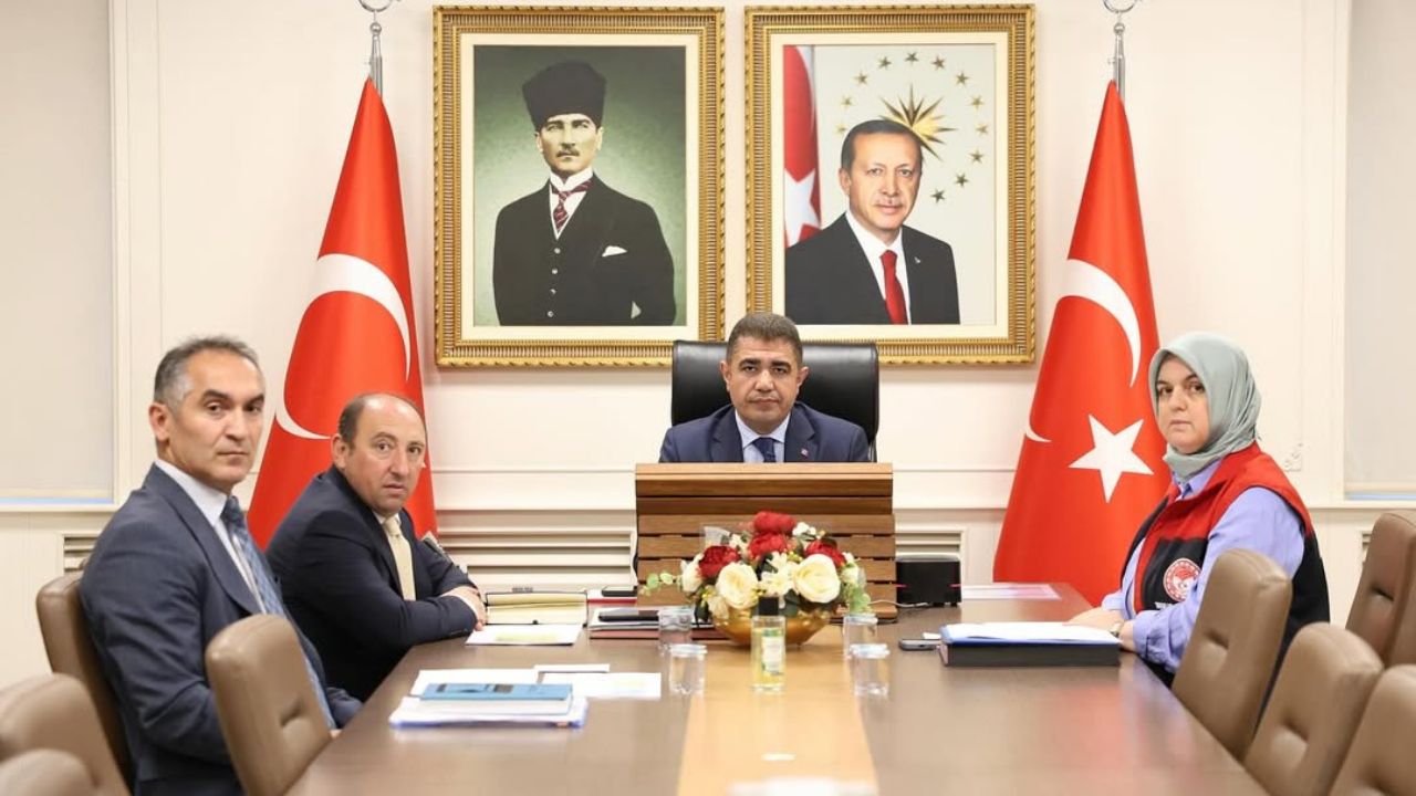 Vali Selçuk Aslan, Hayvanları Koruma Kanunu Değerlendirme Toplantısına Katıldı