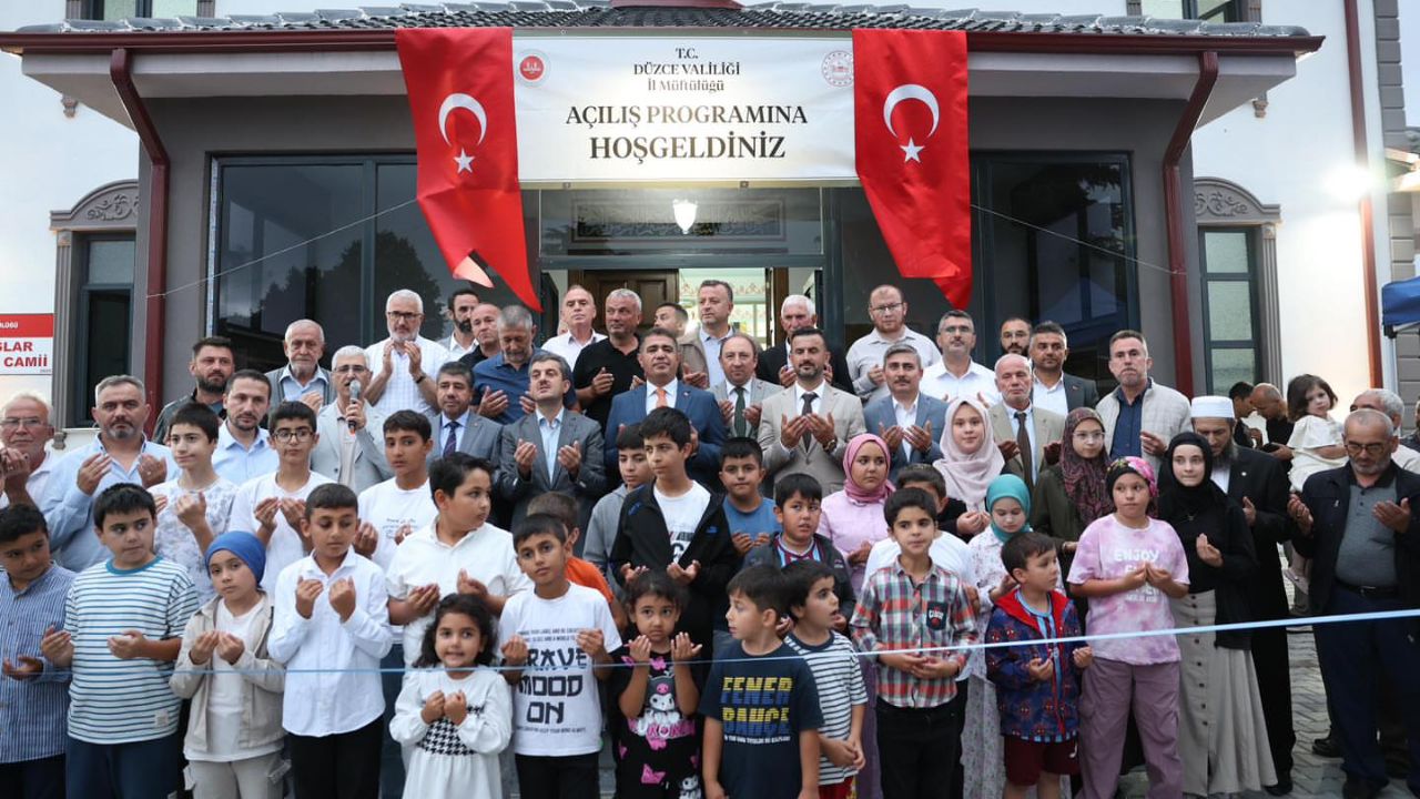 Çavuşlar Mahallesi Camii Deprem Sonrası Yeniden İbadete Açıldı