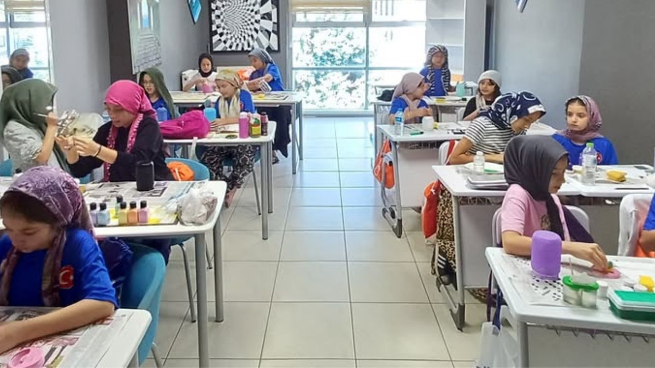 GSB Gençlik Yaz Kulübü’nde Gençler Hem Eğleniyor Hem Öğreniyor