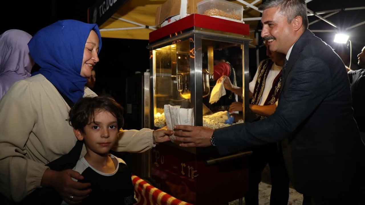 Açık Hava Sinema Geceleri Üçköprü’de Renkli Görüntülere Sahne Oldu