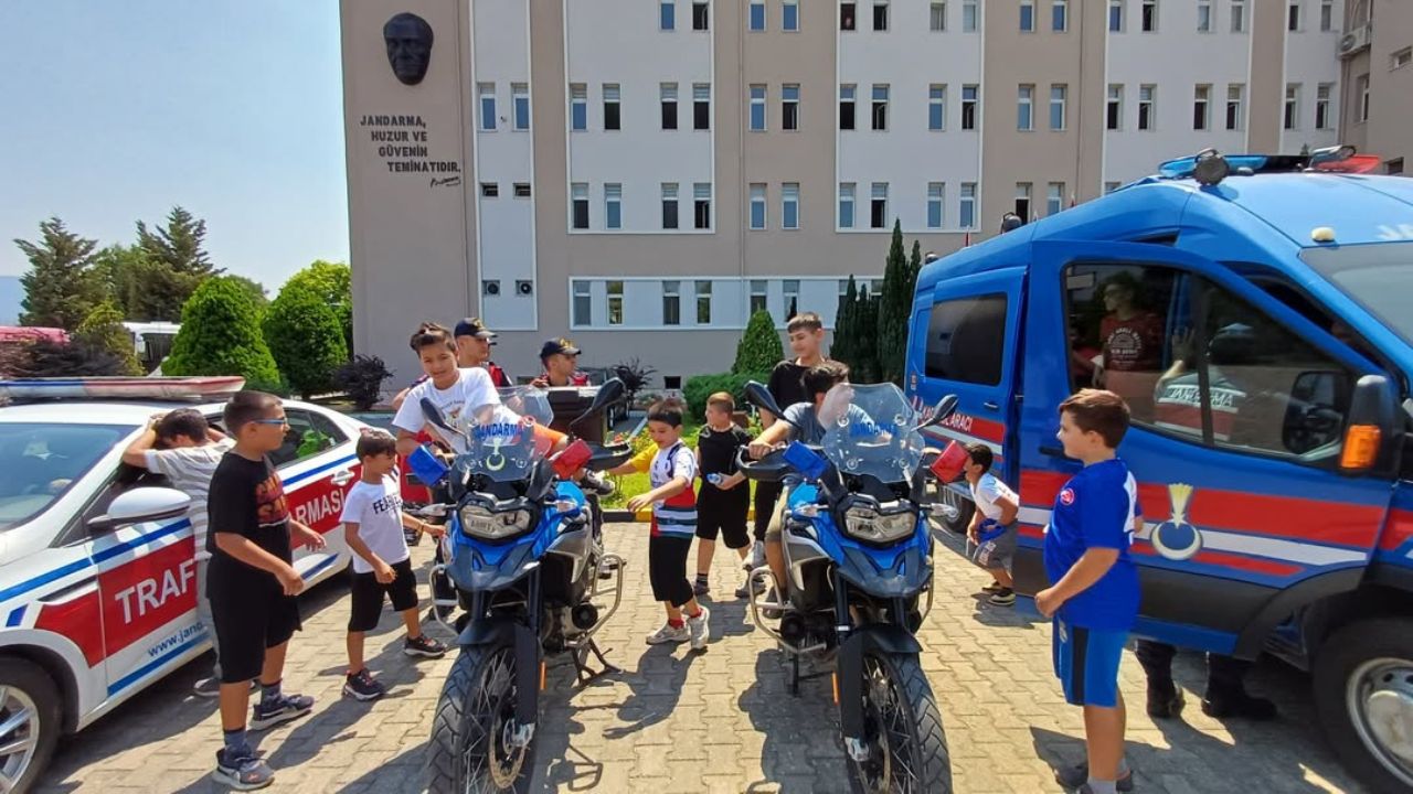 GSB Gençlik Yaz Kulübü’nden Jandarma Ziyareti