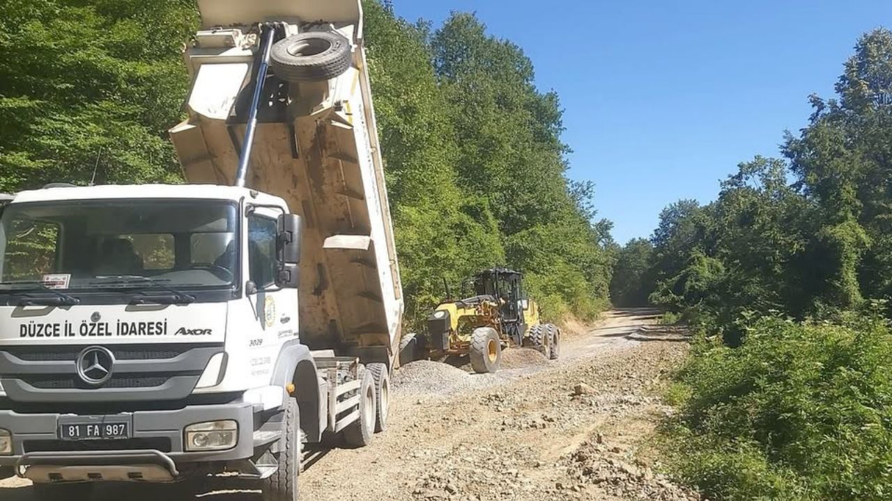 Soğuksu Köyü’nde Yol Bakım ve Kanal Temizliği Çalışmaları Tamamlandı