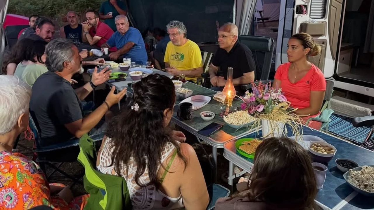 Kaymakam Pişkin Kamp ve Karavan Gönüllüleriyle Karaburun’da Buluştu