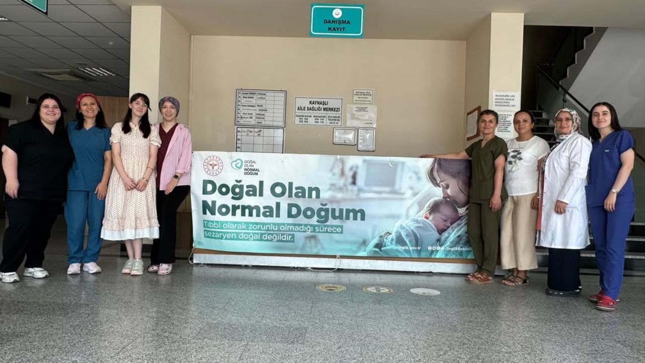 Kaynaşlı Devlet Hastanesi’nden Normal Doğum İçin Farkındalık Standı