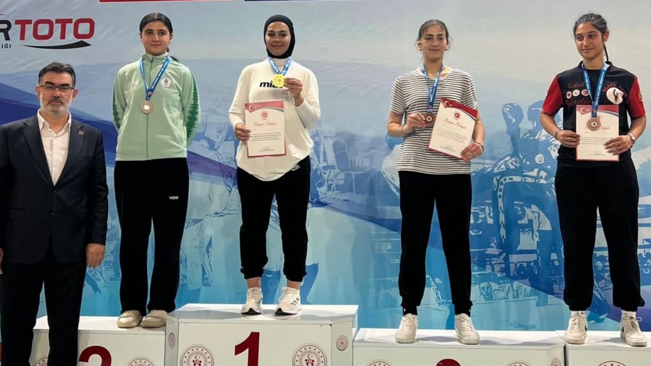 Kick Boksta Düzce’ye 3 Madalya; 1 Altın, 1 Gümüş, 1 Bronz