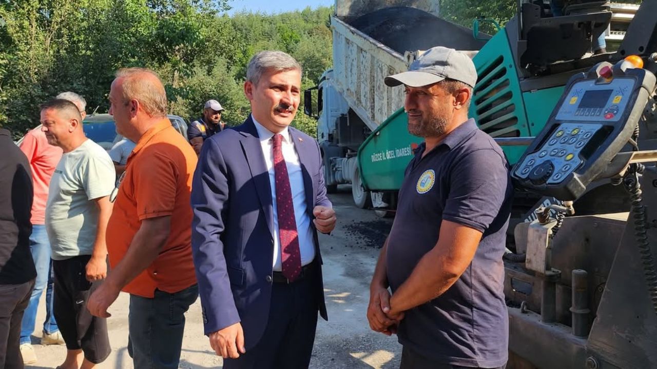Özyanık Köyü’nde Sıcak Asfalt Çalışmaları Yerinde İncelendi