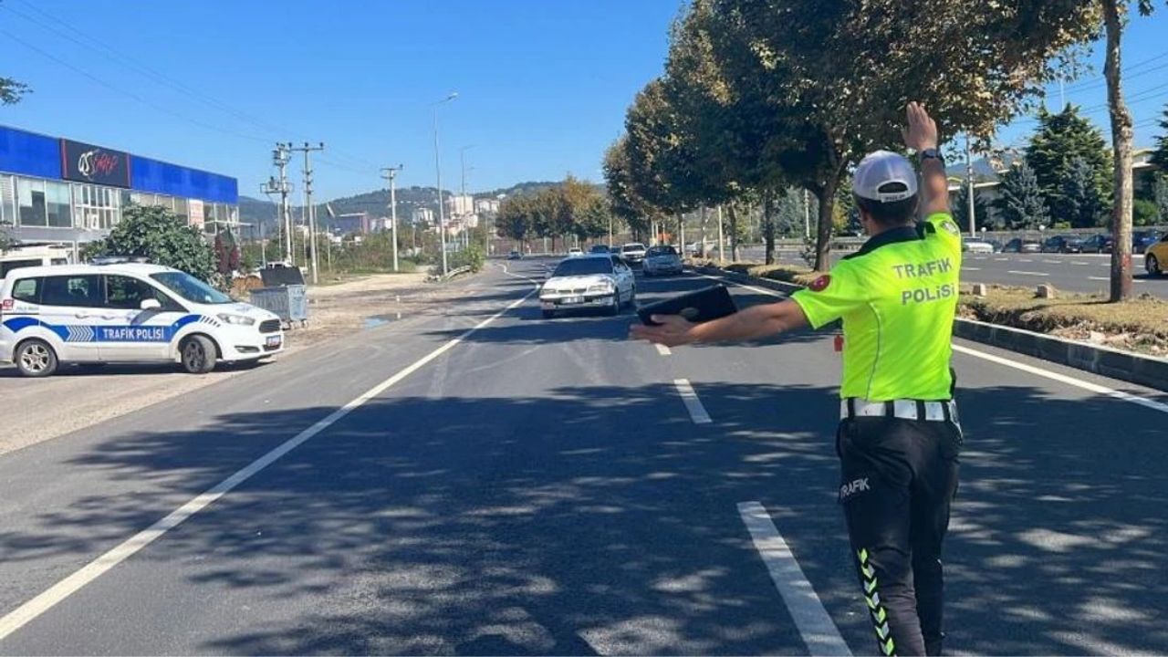 Düzce’de Trafik Denetimlerinde 2 Bin Sürücüye Ceza, 167 Araç Men Edildi