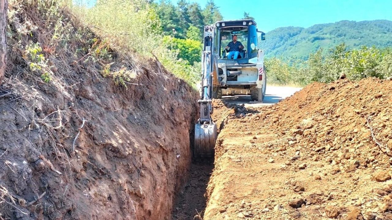 Yığılca Hoşafoğlu Köyü’nde İçme Suyu Hattı Yenileme Çalışmaları Devam Ediyor