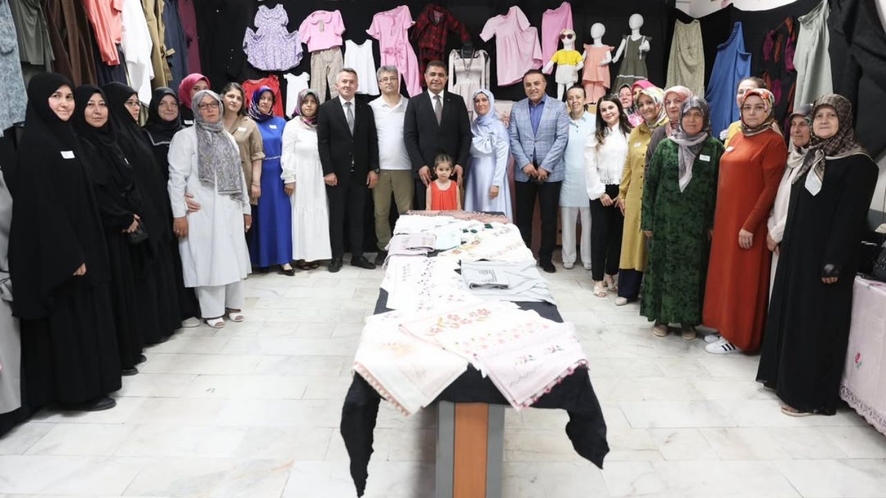 Pakmaya İlkokulu’nda El Emeği Göz Nuru Sergisi Açıldı