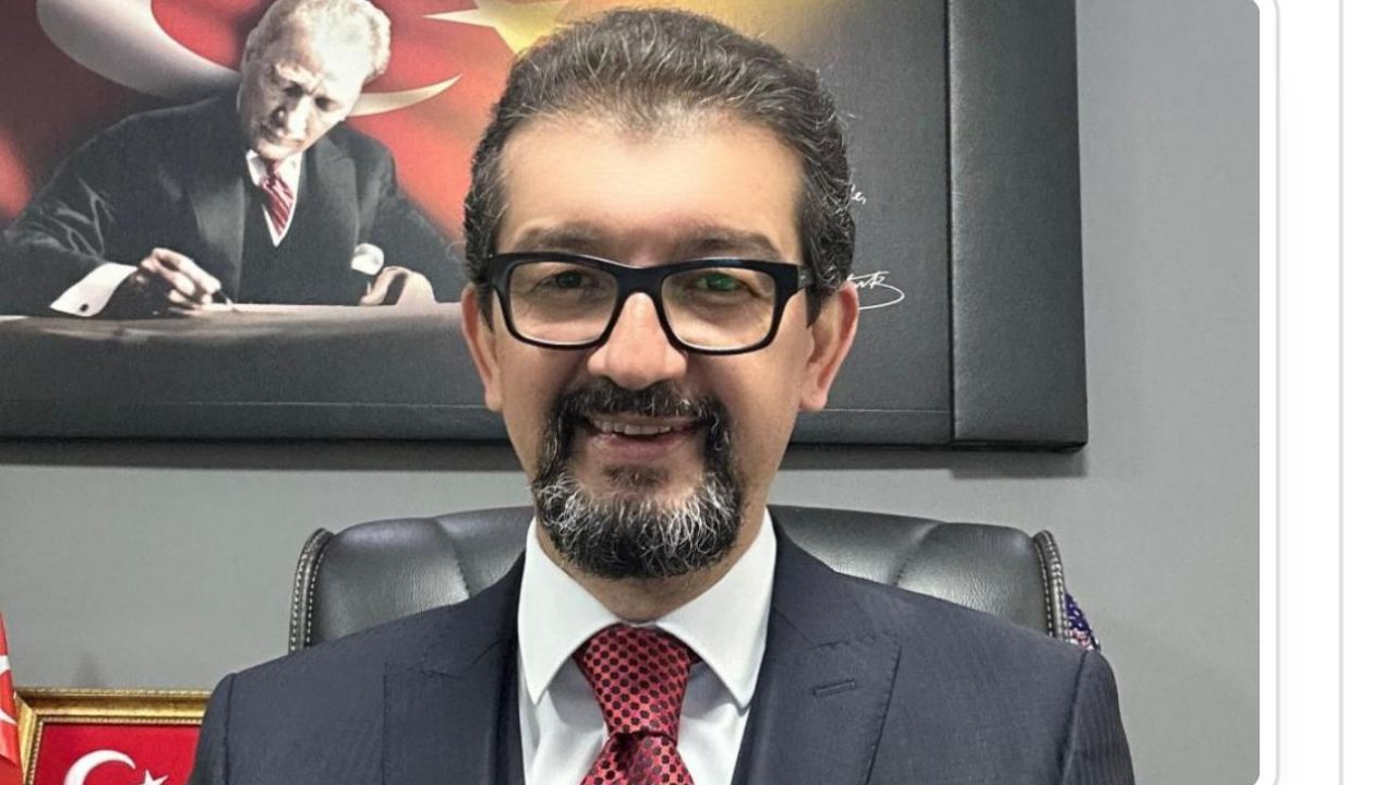 Adnan Kırca’dan Dikkat Çeken Çıkış “Varlığına Kefil Olamadıklarınıza Neden Yaranıyorsunuz?”