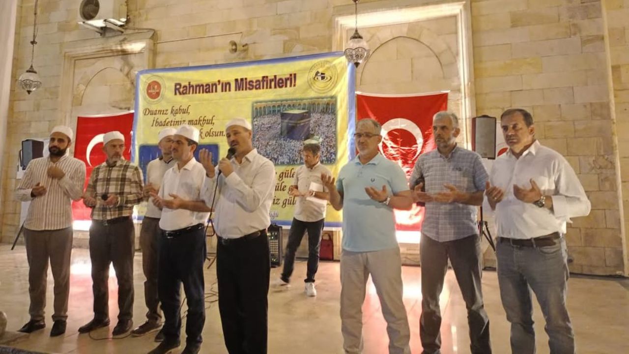 Düzce’den Hac Sonrası İlk Umreci Kafilesi Dualarla Uğurlandı