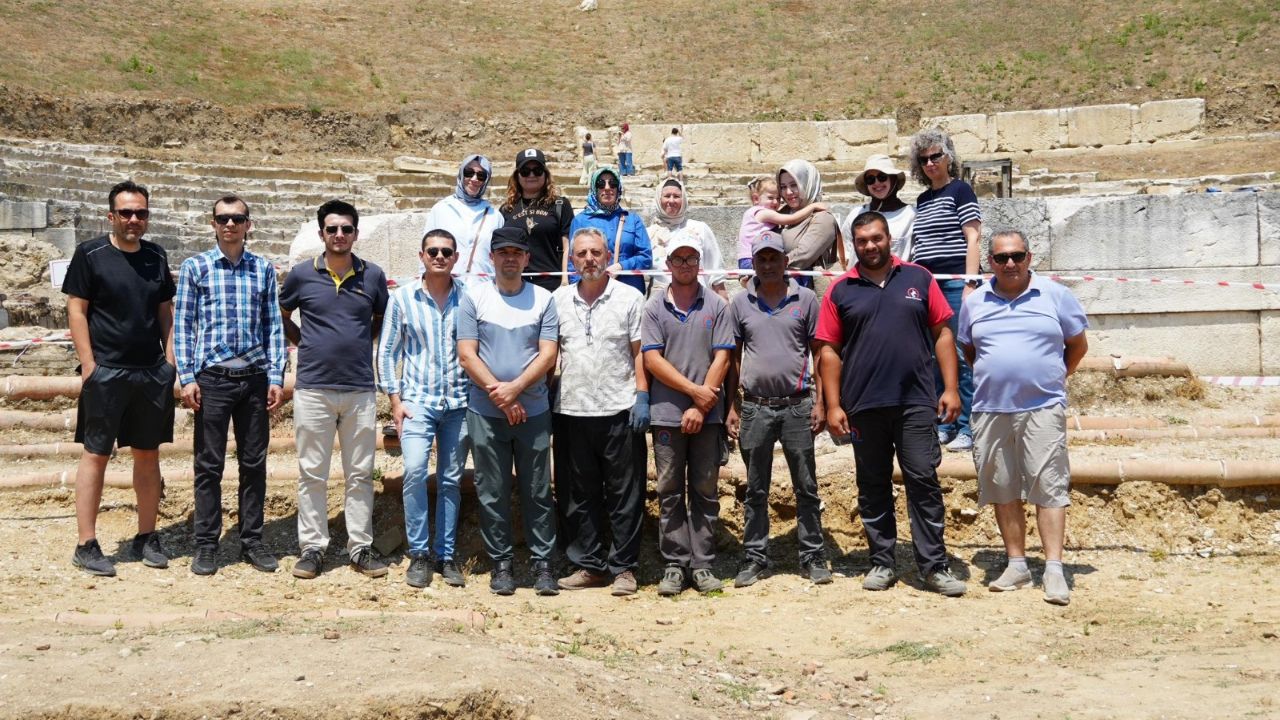 Düzce Belediye Personelinden Kültürel Miras Çıkarmasına Gönüllü Destek