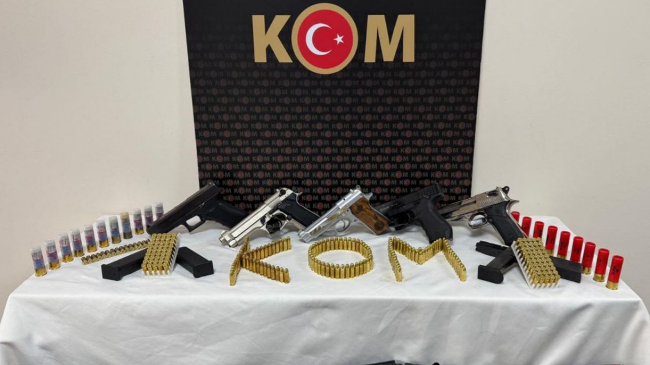 Düzce’de Ruhsatsız Silah Operasyonu; 2 Kişi Gözaltında