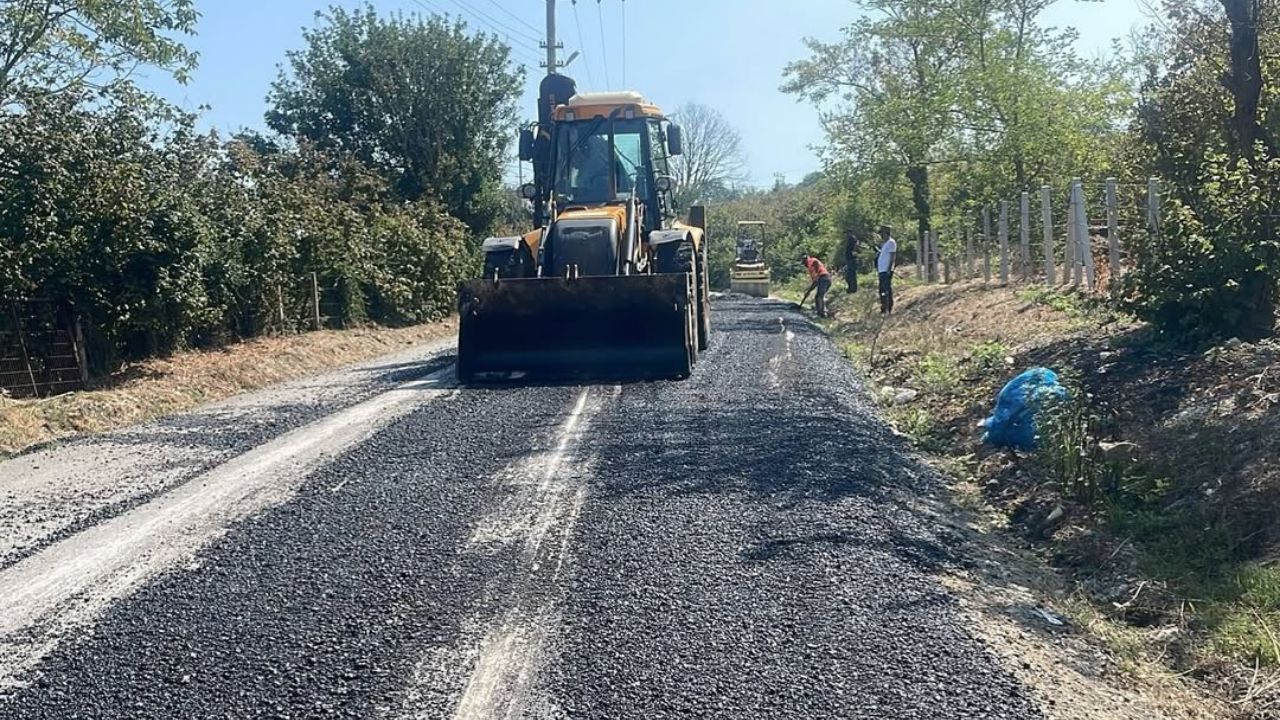 Akçakoca Köy Yollarında Bakım Çalışmaları Başladı