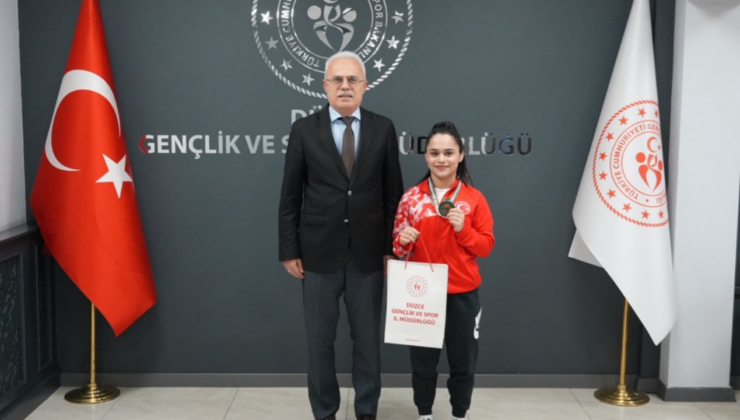 Balkanlar’dan Gümüşle Döndü: Milli Halterci Yağmur Melek Şahin’den Düzce’ye Gurur