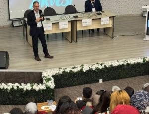 İl Sağlık Müdürü Dr. Yasin Yılmaz, Kariyer Zirvesi’nde Öğrencilerle Buluştu