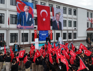 İsmetpaşa Ortaokulu Yeni Binasına Kavuştu: 24 Derslikli Okul Törenle Açıldı