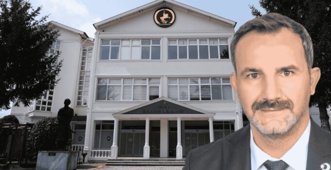 Belediye Personeli Mesai Saatinde Dernek Peşinde!