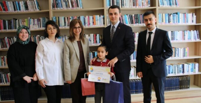 Çilimli’de Kütüphane Haftası Coşkusu: En Çok Okuyan Okurlar Ödüllendirildi