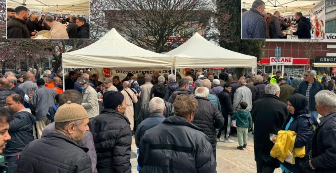 Düzce Gazeteciler Cemiyeti Cuma Namazı Sonrası İkram